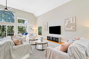 27 Starboard Tack | Living Room - 27 Starboard Tack | Living Room