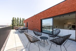 Very spacious and sunny terrace