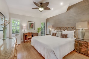 King Bedroom Ensuite with AC
