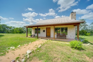 Cabin Exterior | Single-Story Home | Private Deck | Animals On-Site