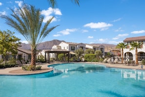 Welcome to Desert Serenity!
