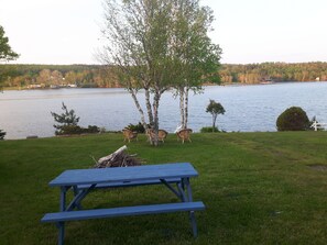 Fire Pit & Sitting Area
