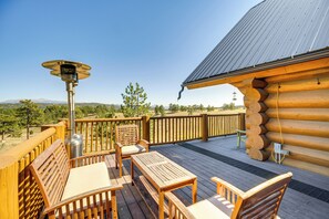 Deck | Mountain View | Outdoor Dining Area