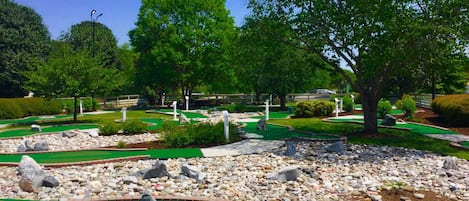 Everyone loves mini-golf. It's FREE at Powhatan Resort for guests.