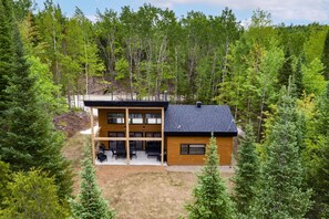 Rear view of the Castor chalet (1)