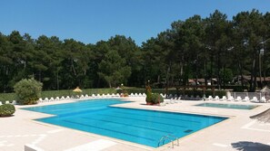 a louer dans village de vacances avec piscine privée proche arcachon