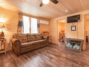 Large spacious cottage. Sofa sleeper pictured. Wi-Fi throughout.