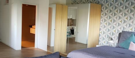 Ferienwohnung, 55 qm, 1 Schlafzimmer, max. 3 Personen-Sofa zum aufklappen (140x200)