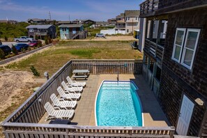 NH385: Footloose & Fab | Pool Area & Rear Exterior