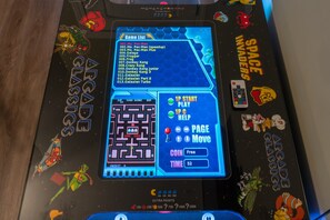 Arcade Gaming Table with 412 Games to Choose from