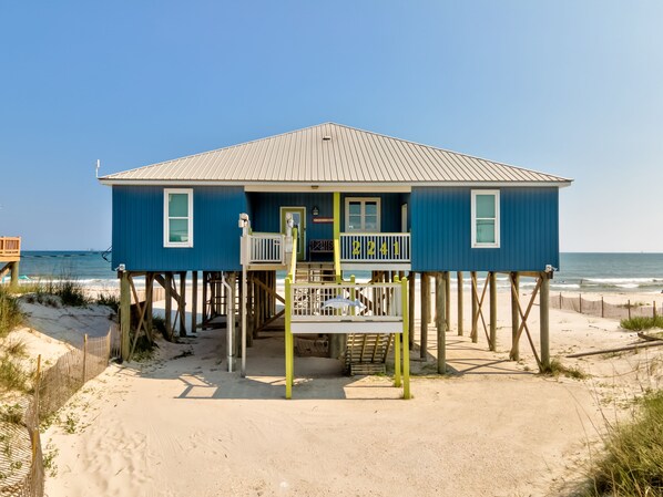 Elevated beachfront home with direct Gulf access on Dauphin Island, Alabama – perfect for seaside relaxation