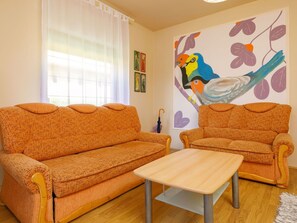 Möbel, Interior Design, Couch, Flooring, Fussboden, Wohnzimmer, Zuhause, Zimmer, Wohnung