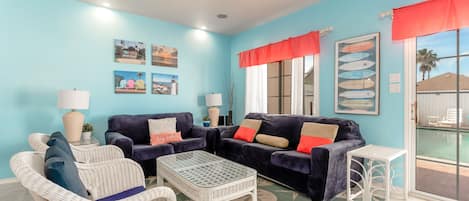 Create your dream adventure day from the comfort of your vacation living room, with beach-style furniture that will transport you to paradise.