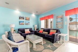 Create your dream adventure day from the comfort of your vacation living room, with beach-style furniture that will transport you to paradise.