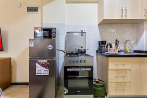 Fully equipped Kitchen -We provide drinking water and cleaning equipment