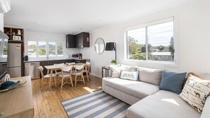 Lounge/Dining/Kitchen