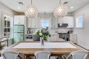 Dining Area, Kitchen, 1st Floor