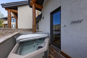 Outdoor Private Hot Tub - Third Floor