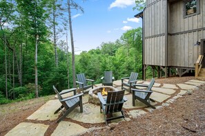 Rich Mountain Chateau Fire Pit