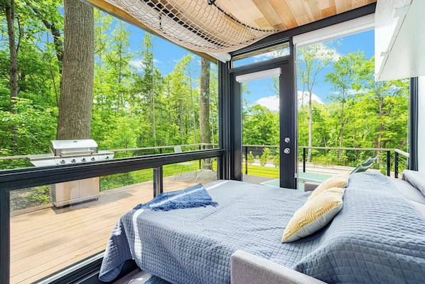 Comfy sleeper sofa surrounded by stunning views!