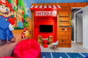 Nintendo Switch in the "Antiques Store!"