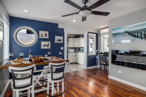 Kitchen & Dining Room 