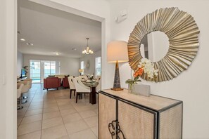 1210 Yorkshire Ct, West Haven_03.jpg