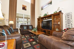Living Room 1.jpg