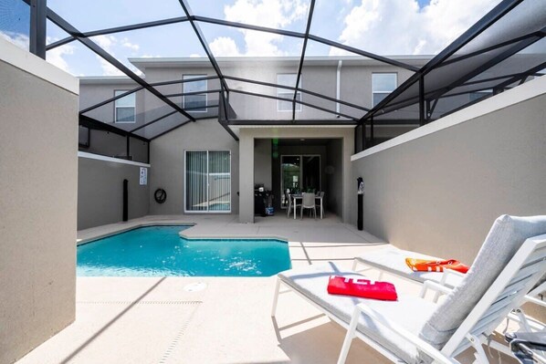 Patio w Pool