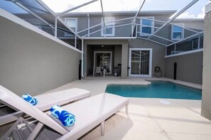 Patio w Pool