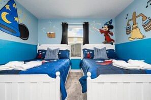 Bedroom w Full Size Bed