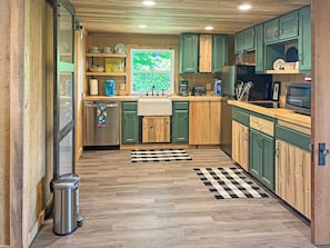 A Gleaming Kitchen that Exudes Cleanliness and Freshness