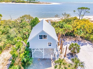 Beachfront with boat parking and access to IP boat launch less than 100 yards