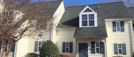 Your own vacation townhouse can be used as a 4BDR or two 2BDR. Central entrance.