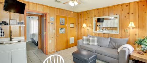 Hot Springs Vacation Rental | 1BR | 1BA | 600 Sq Ft | 2 Steps to Access