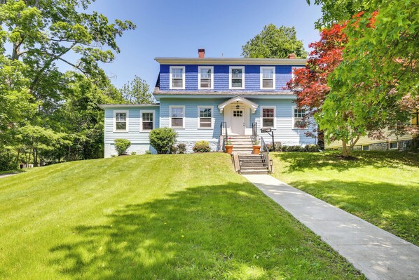 Poughkeepsie Vacation Rental | 4BR | 2.5BA | 2,550 Sq Ft | Stairs Required