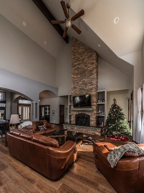 Large vaulted ceilings in Main level family room.