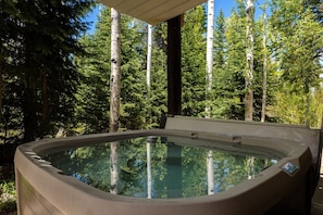 Bain à remous extérieur