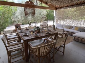 Outdoor dining