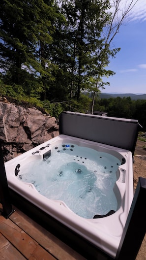 Bain à remous extérieur