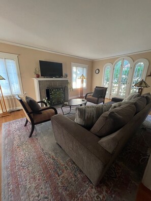 Livingroom with Gas Fireplace 55-inch Smart TV with DirecTV Service