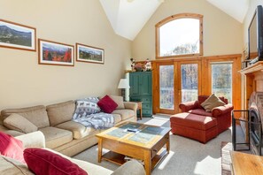 Wonderful living space, leading directly to the Village Chairlift.