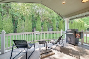 Deck | Outdoor Seating Areas | Charcoal Grill