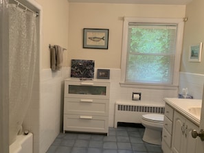 full bath with tub