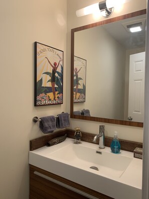 1/2 bath