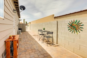 Patio | Gas Grill | Fire Pit