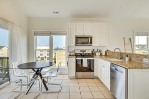 Kitchen | Cooking Basics | Coffee Maker | Trash Bags & Paper Towels Provided