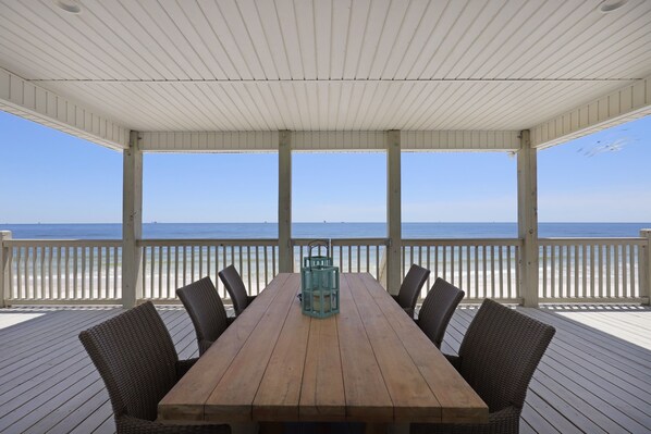 Outdoor dining