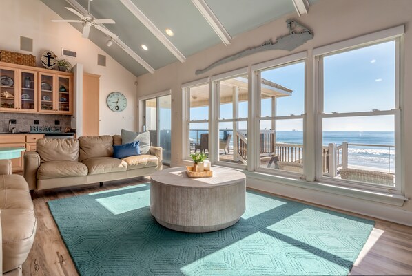 Unobstructed gulf views