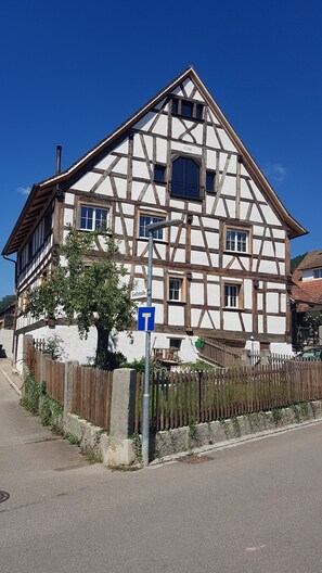 Riegelbau "Hoher Hirschen", 1706 - 2022